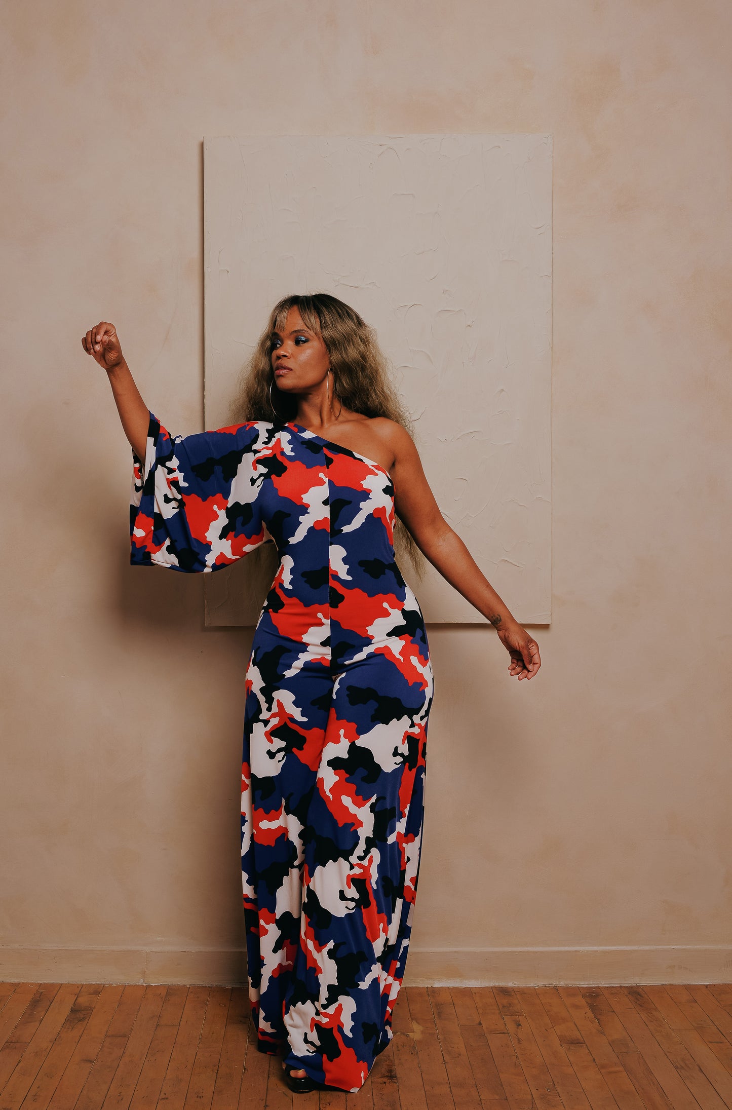 print one-shoulder jumper