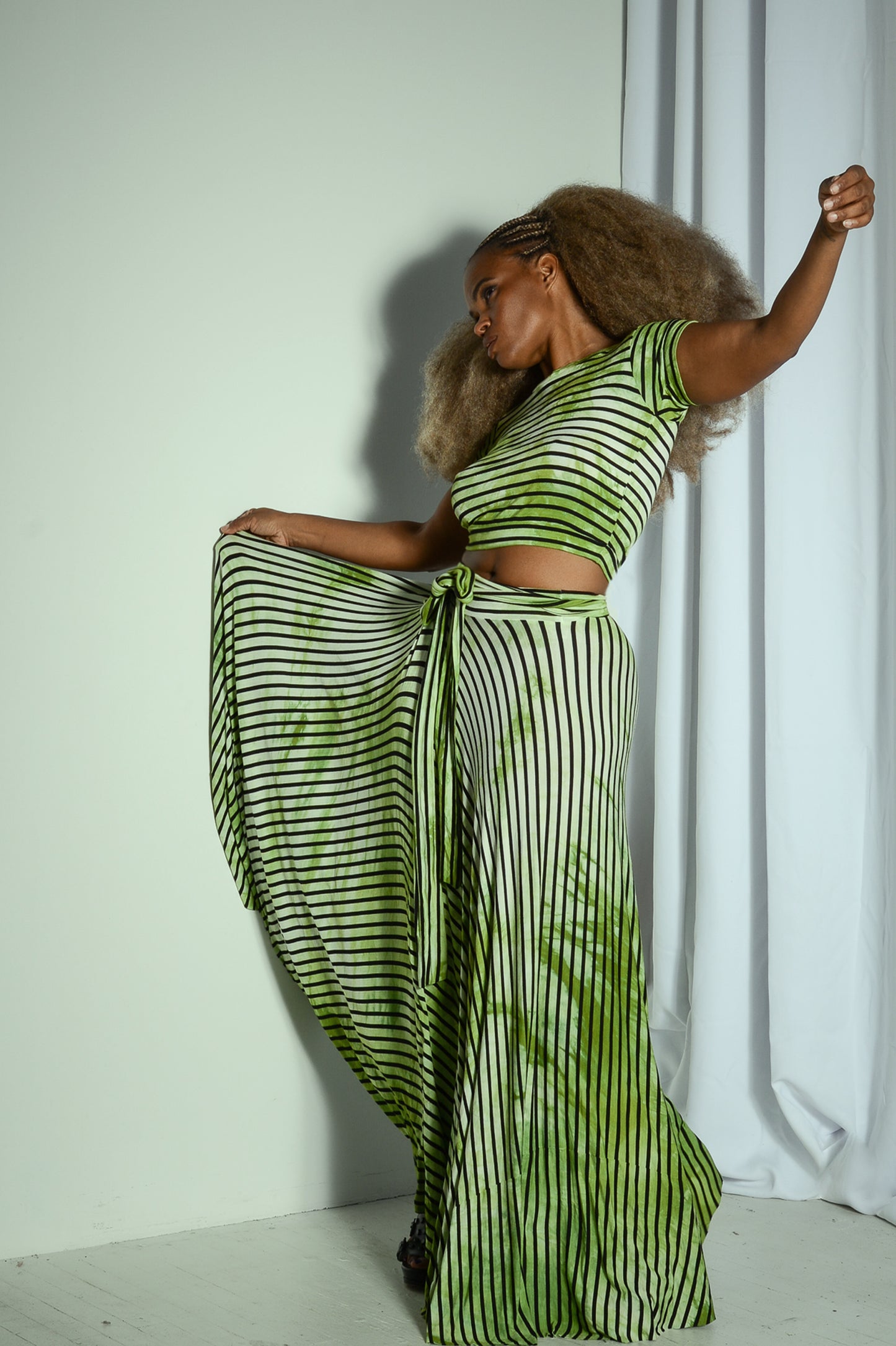 :: skripes :: tie-dyed striped cap sleeve crop + circle skirt