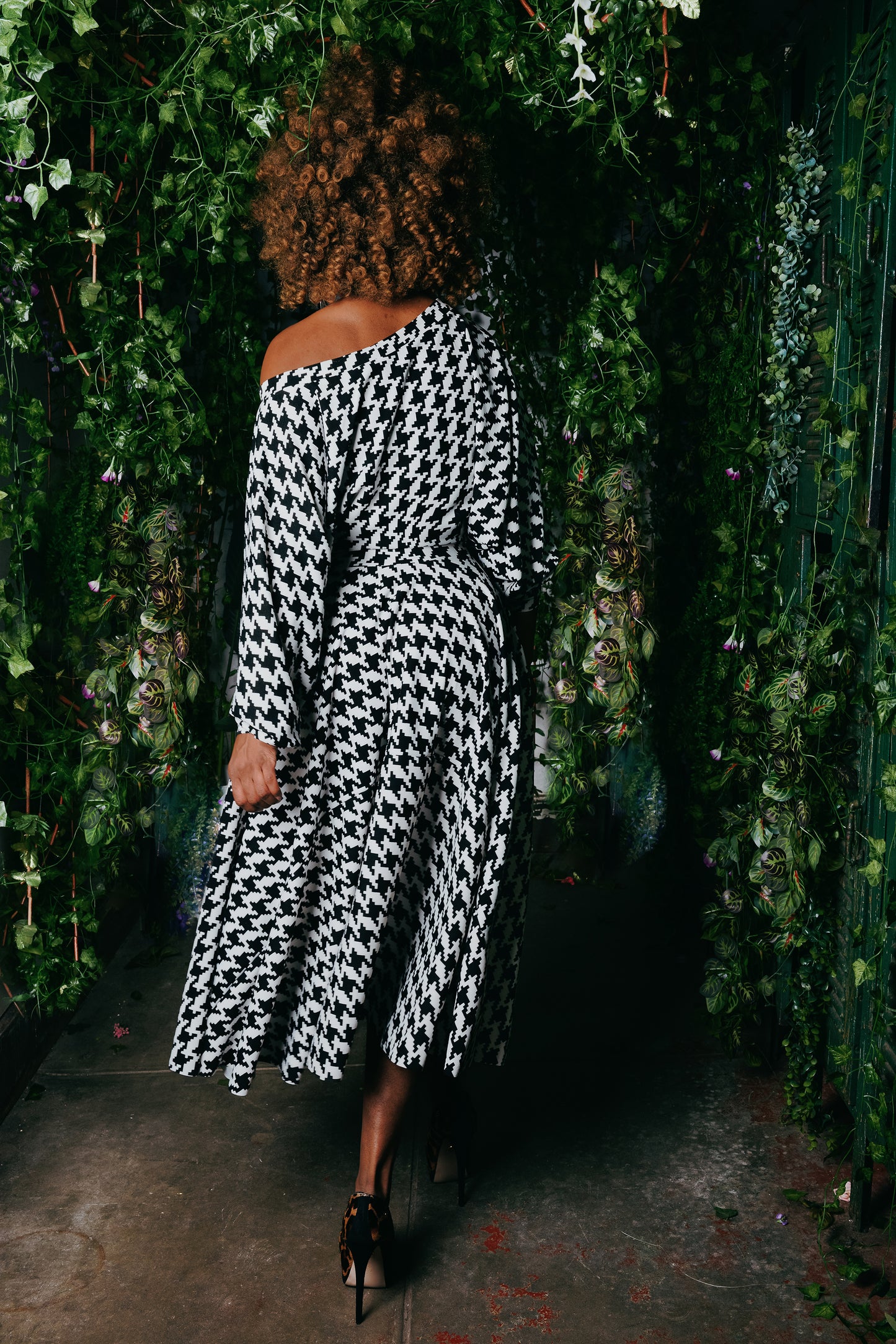 houndstoof tea-length dress