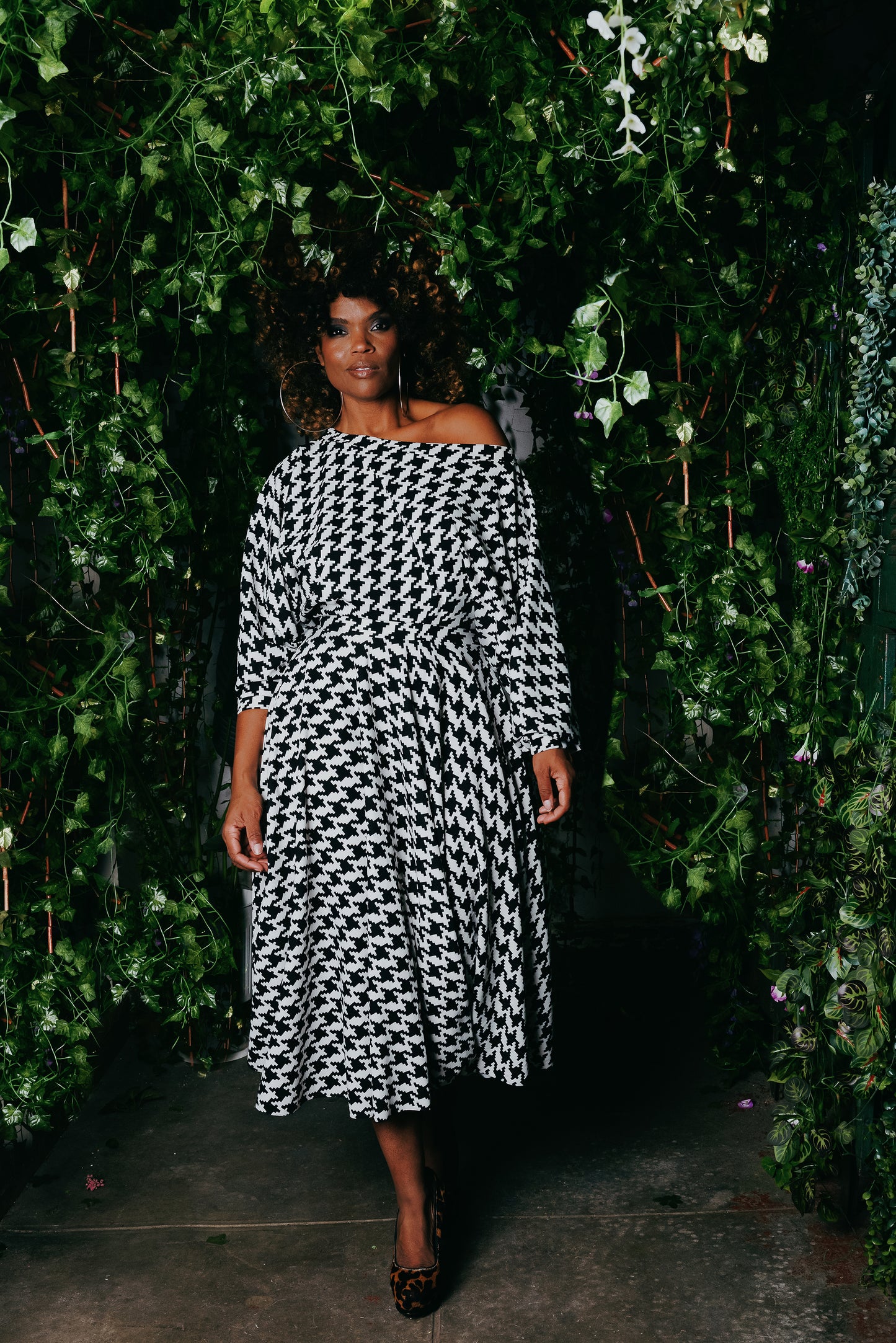 houndstoof tea-length dress