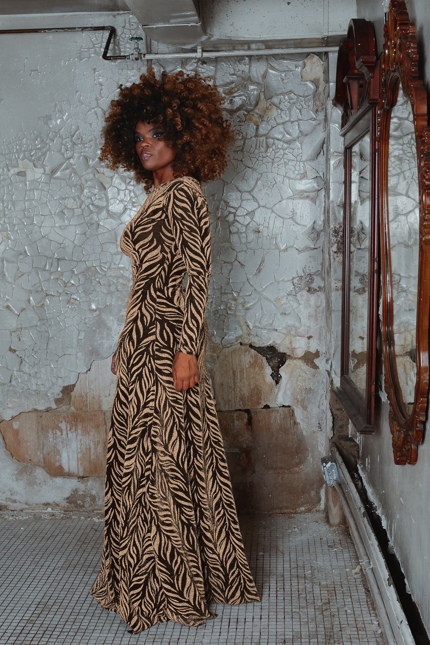 :: select :: fancy zebra long sleeve crew neck