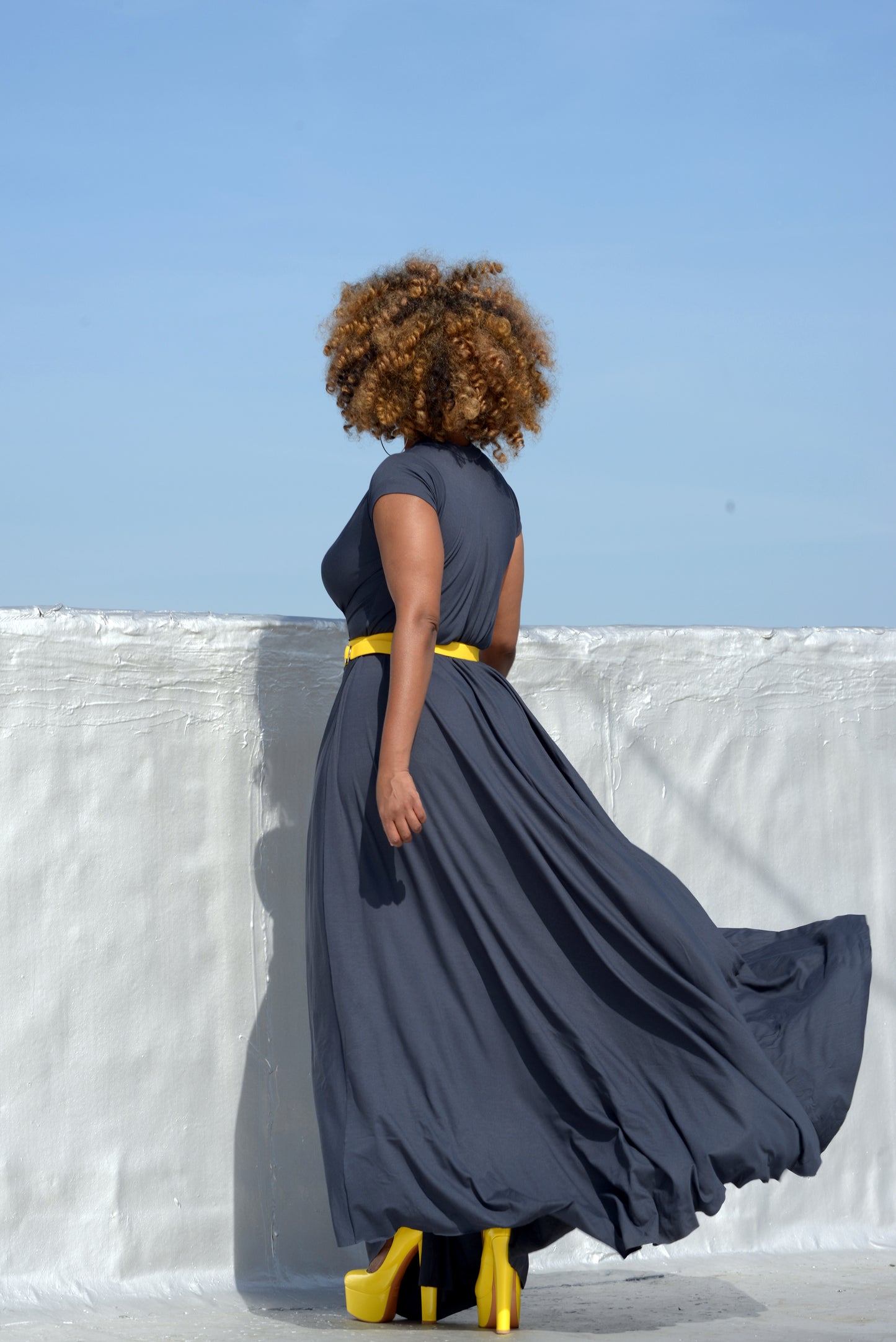 charcoal wrap with elastic yellow belt