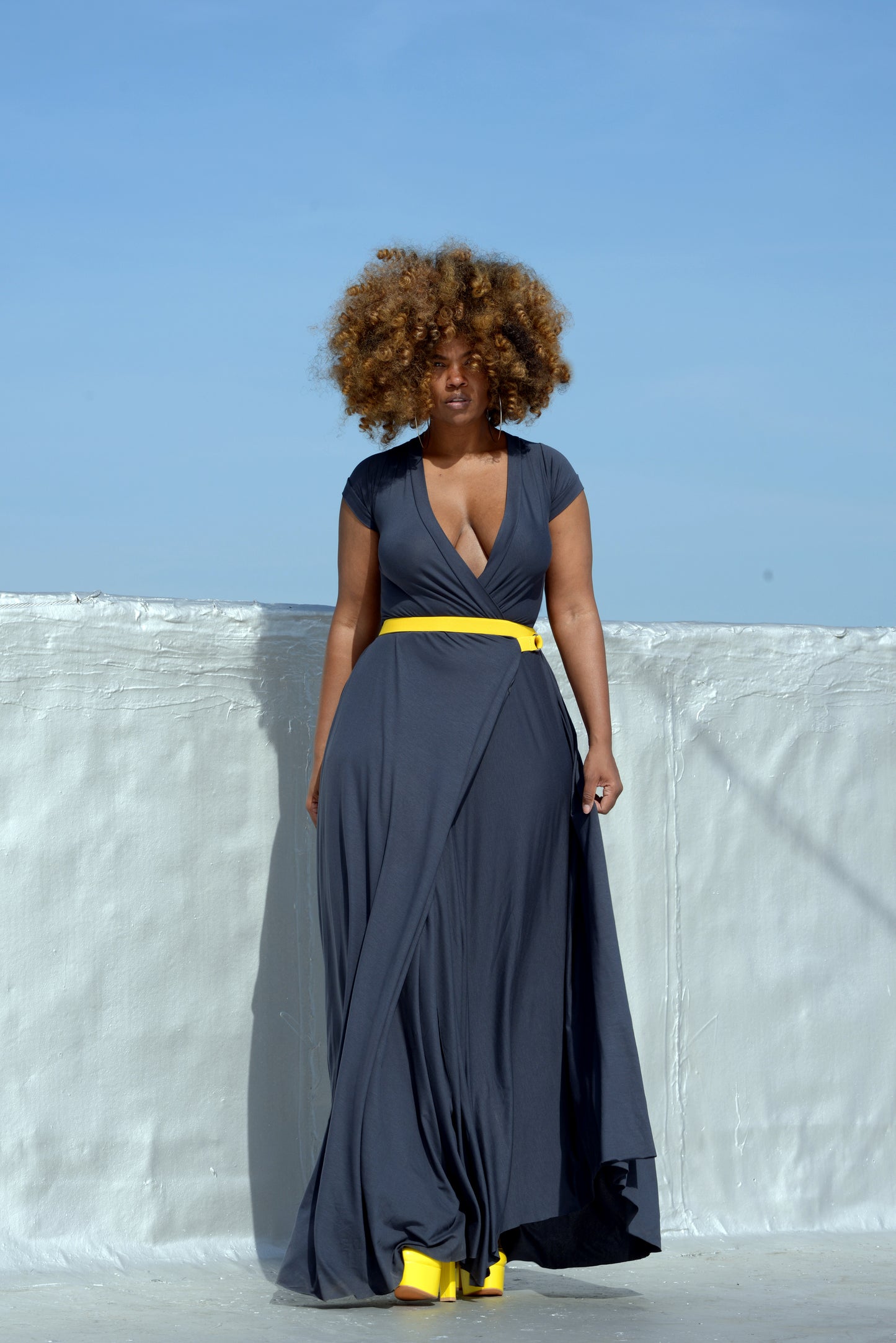 charcoal wrap with elastic yellow belt