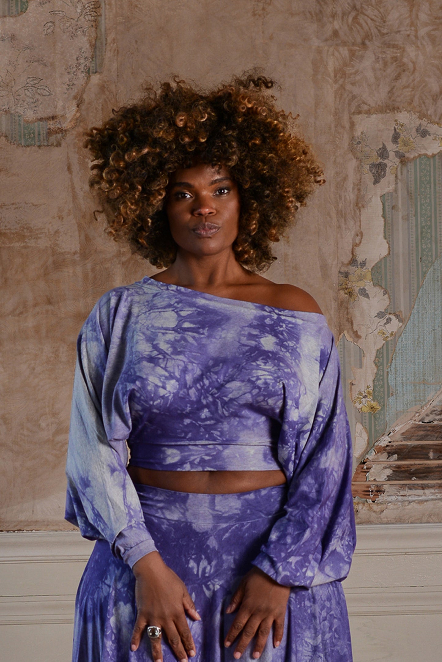 :: select :: long sleeve tie-dyed crop (top only)