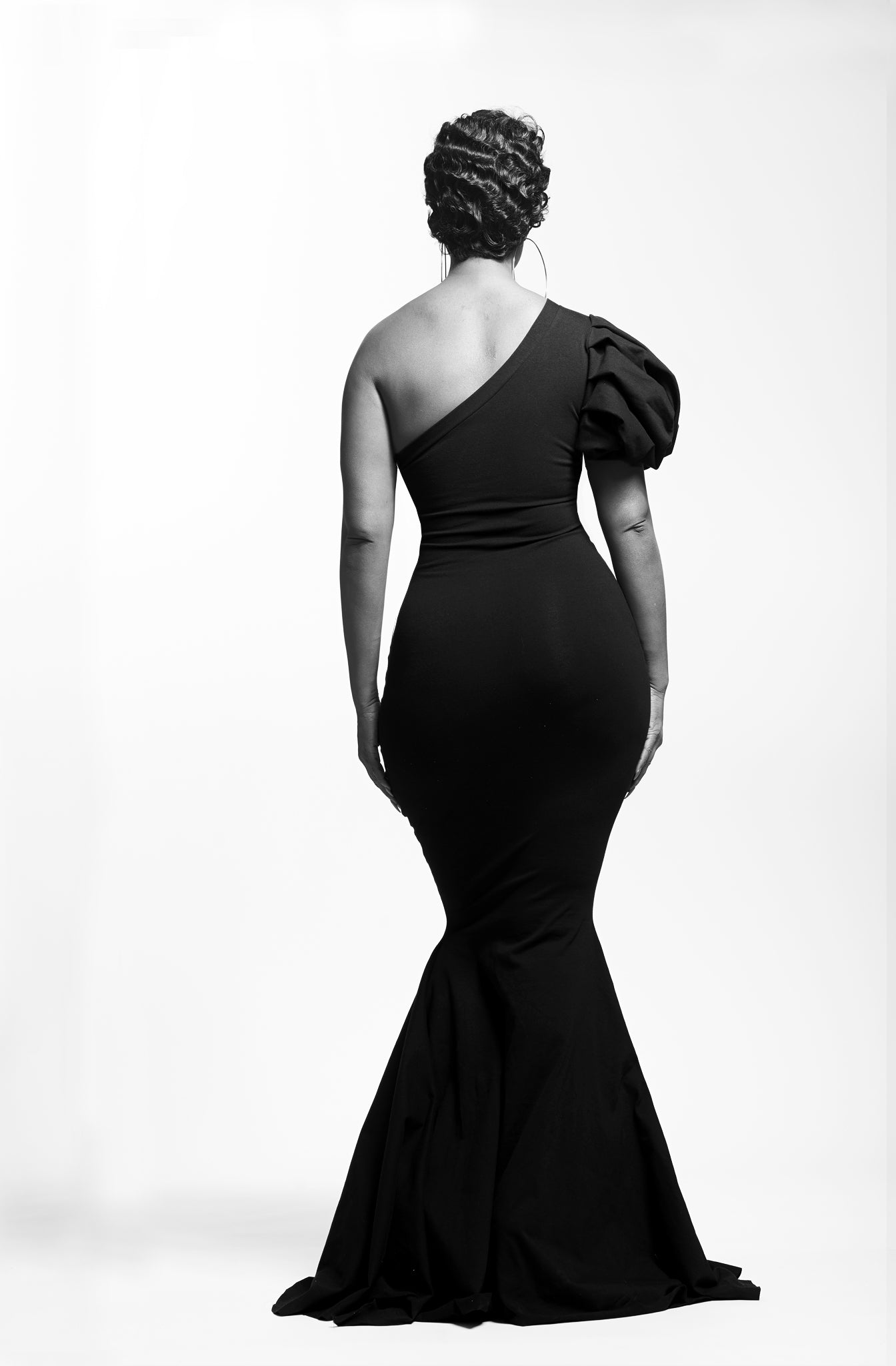 one-shoulder puff fishtail