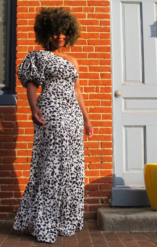 :: select :: spotty one-shoulder puff
