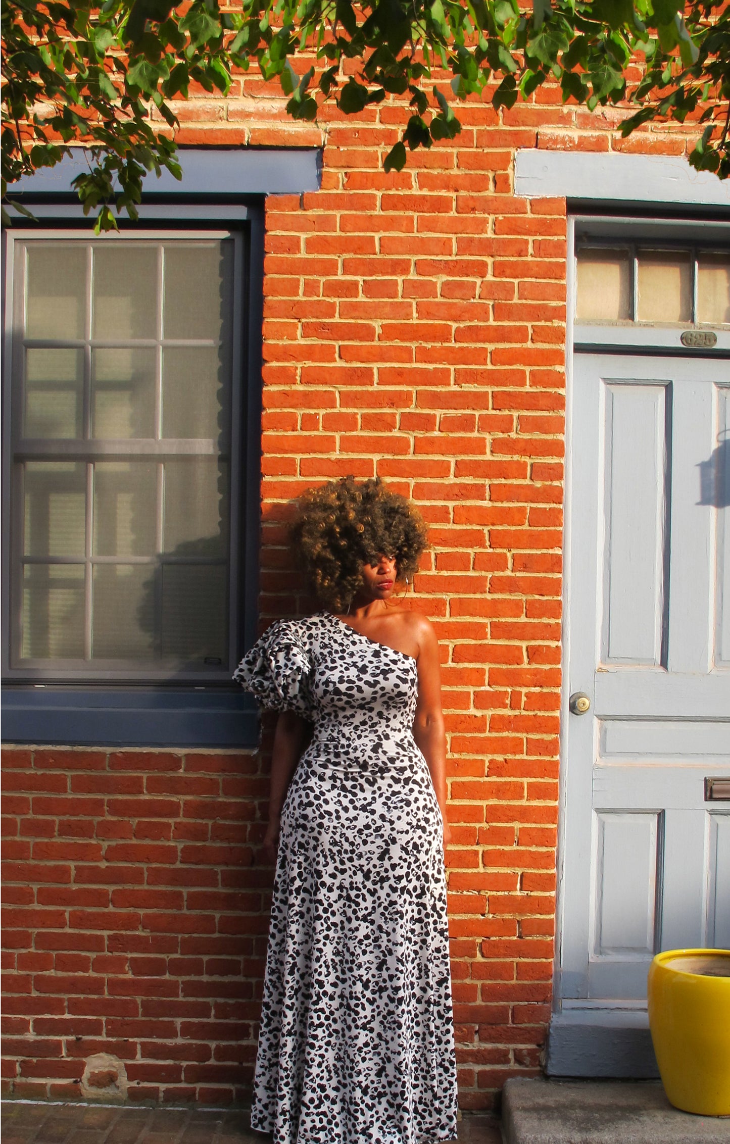 :: select :: spotty one-shoulder puff
