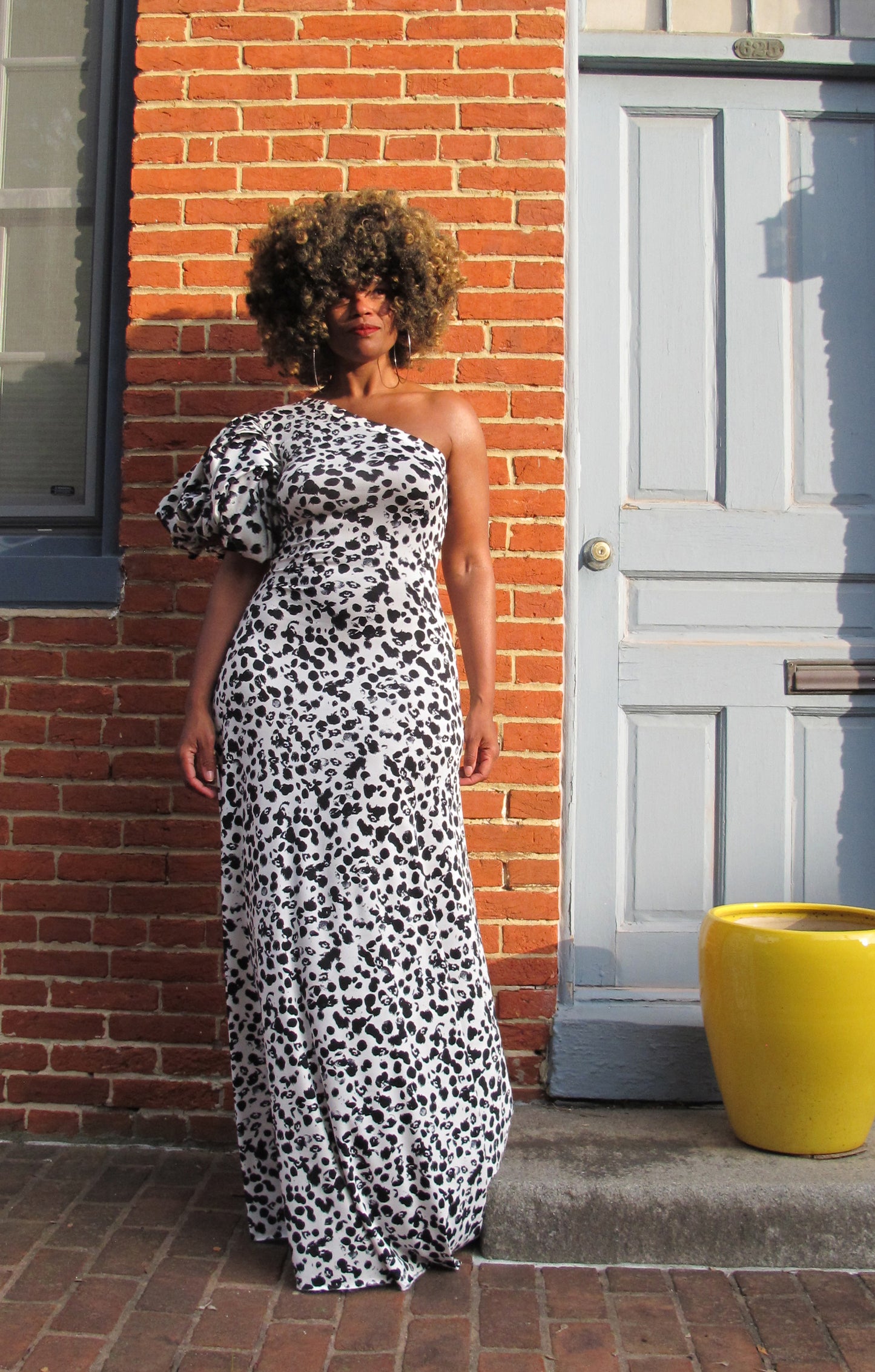 :: select :: spotty one-shoulder puff