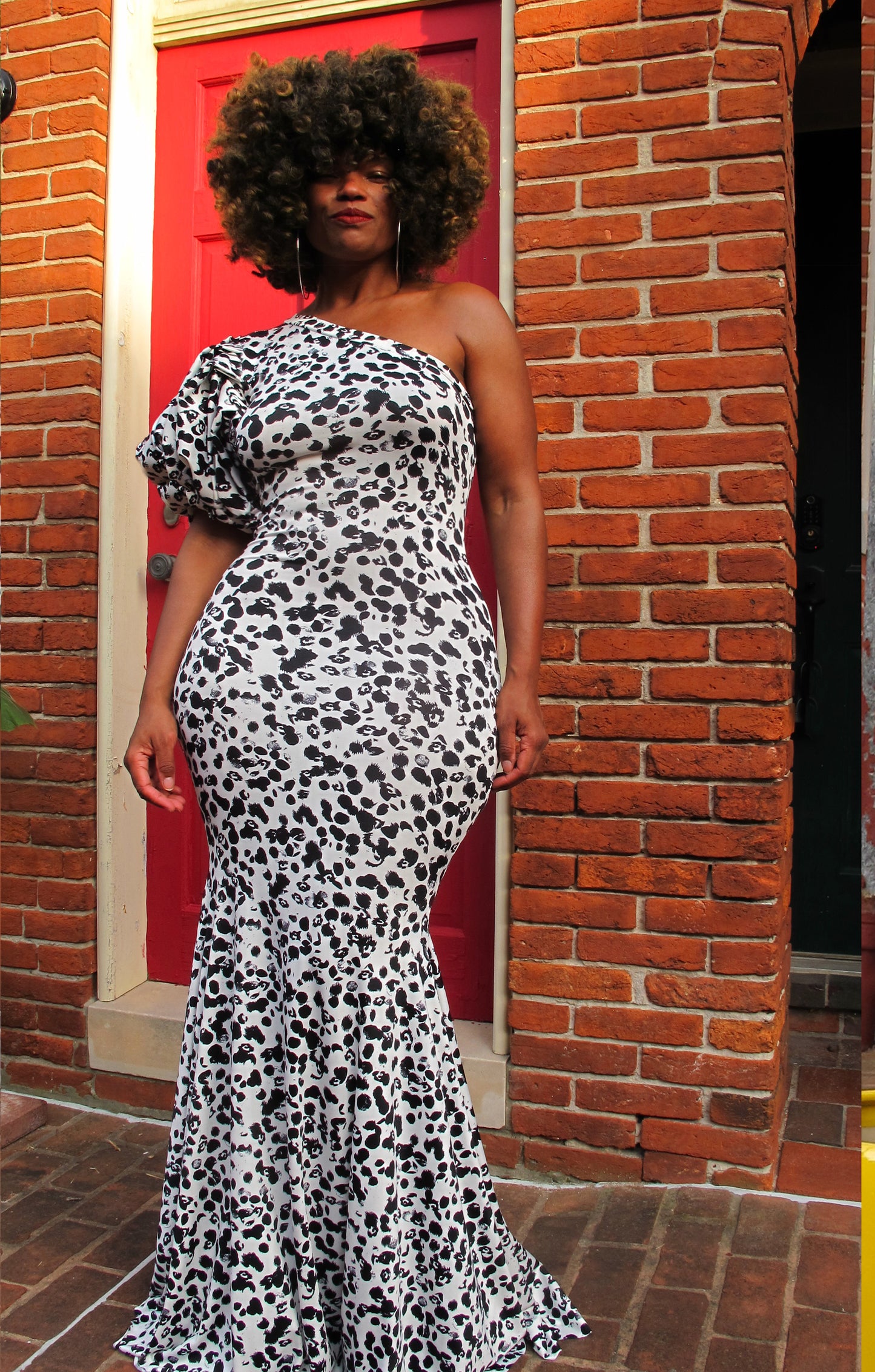 :: select :: spotty one-shoulder puff fishtail
