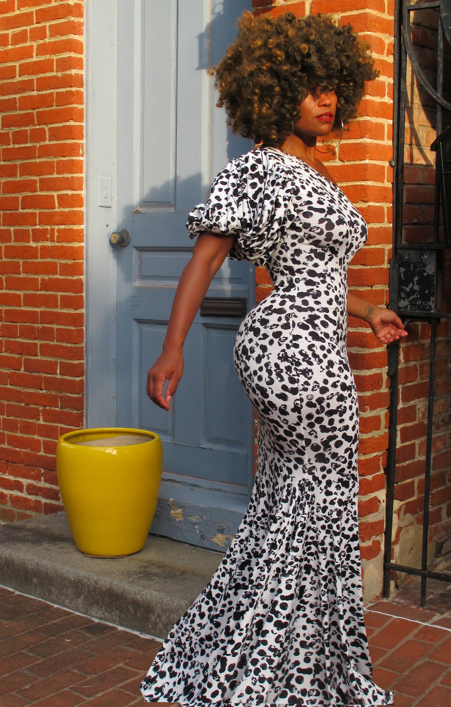 :: select :: spotty one-shoulder puff fishtail