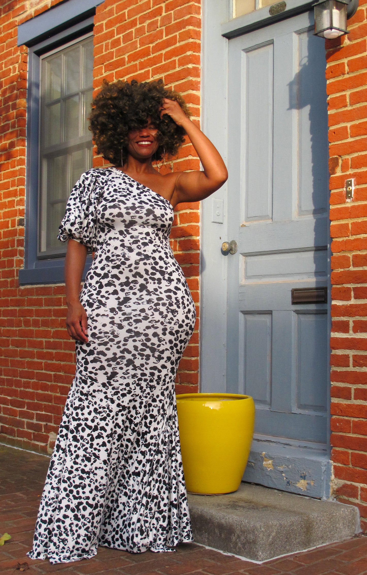 :: select :: spotty one-shoulder puff fishtail