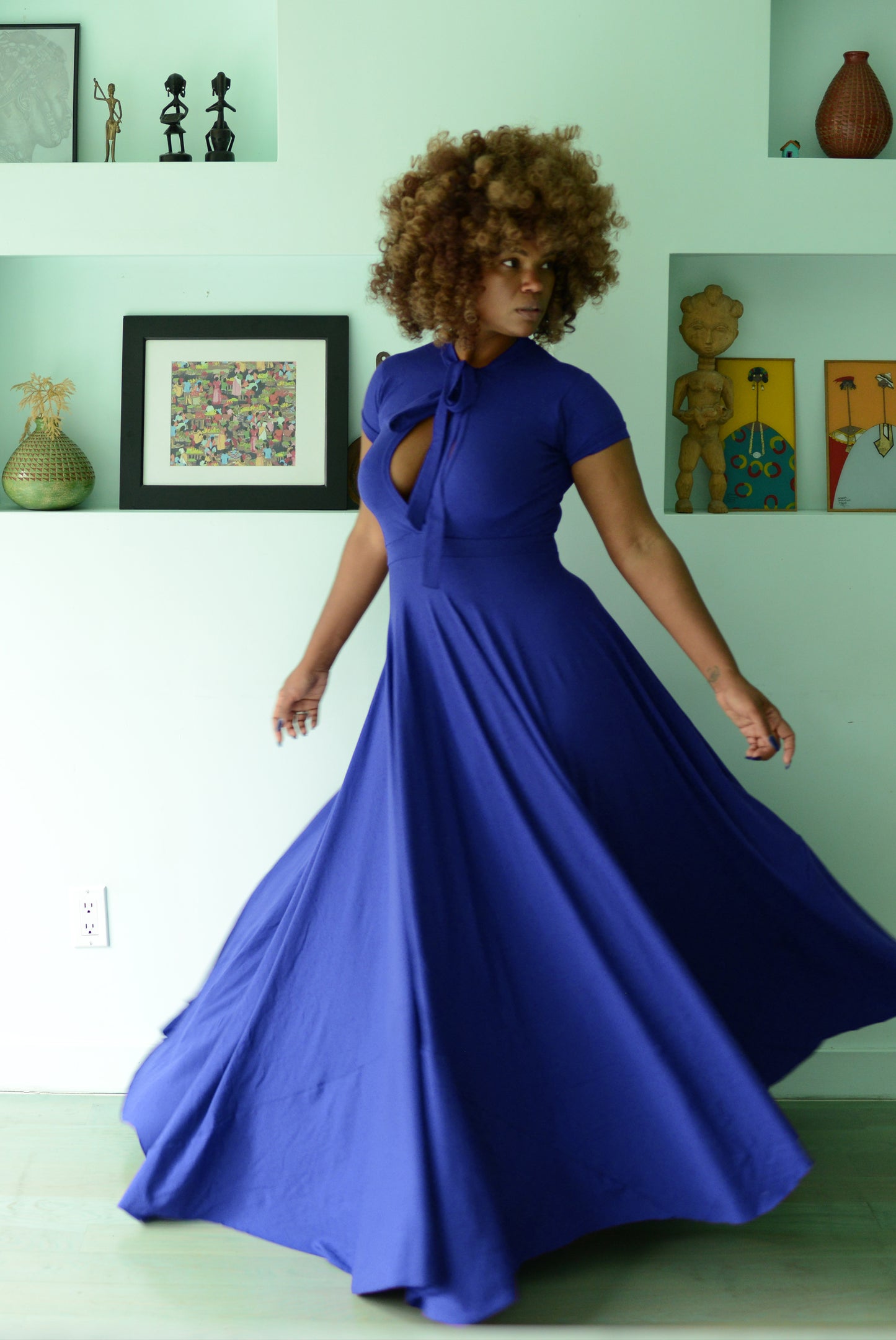 cap-sleeve keyhole dress w/ tie