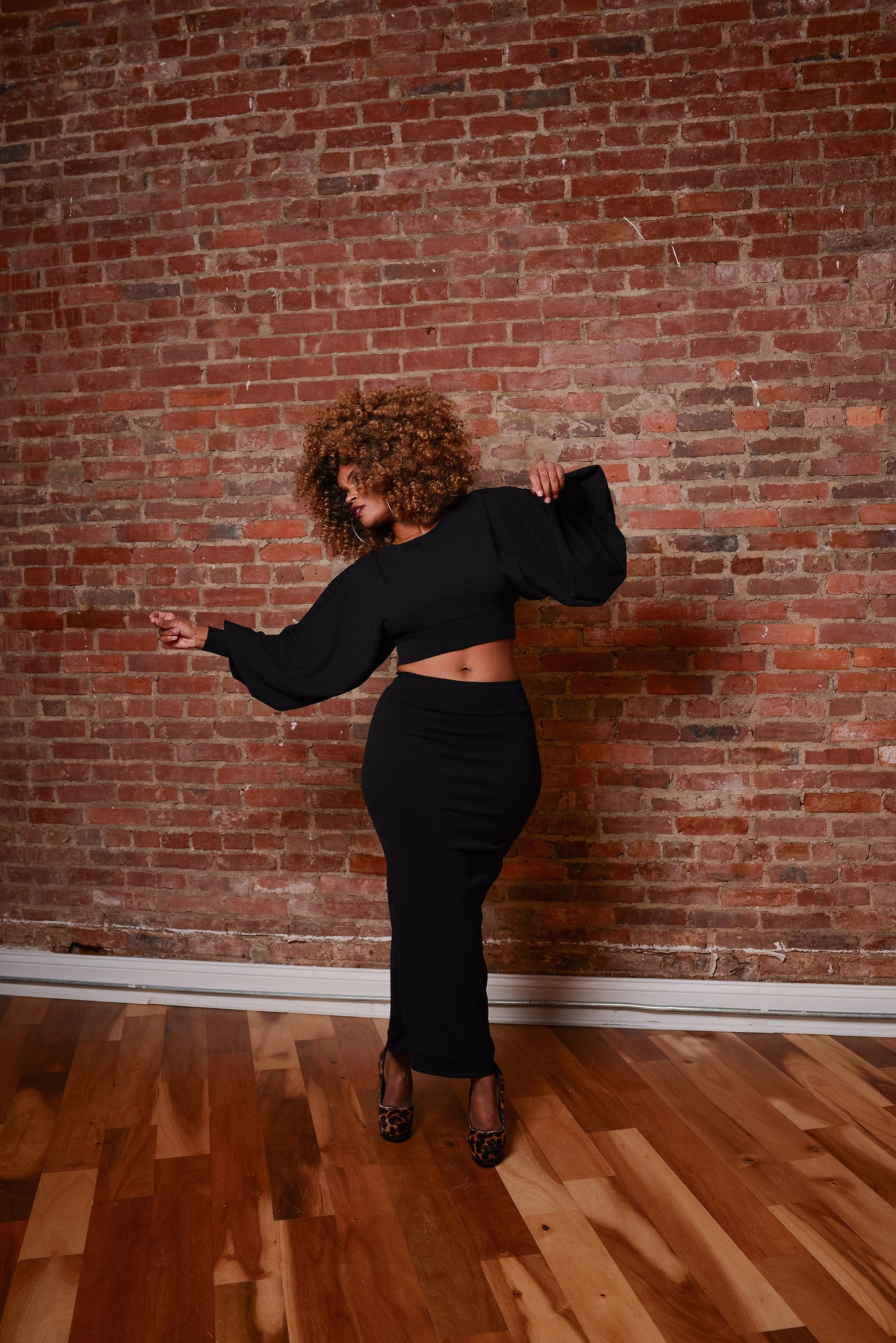 bishop sleeve crop + pencil skirt