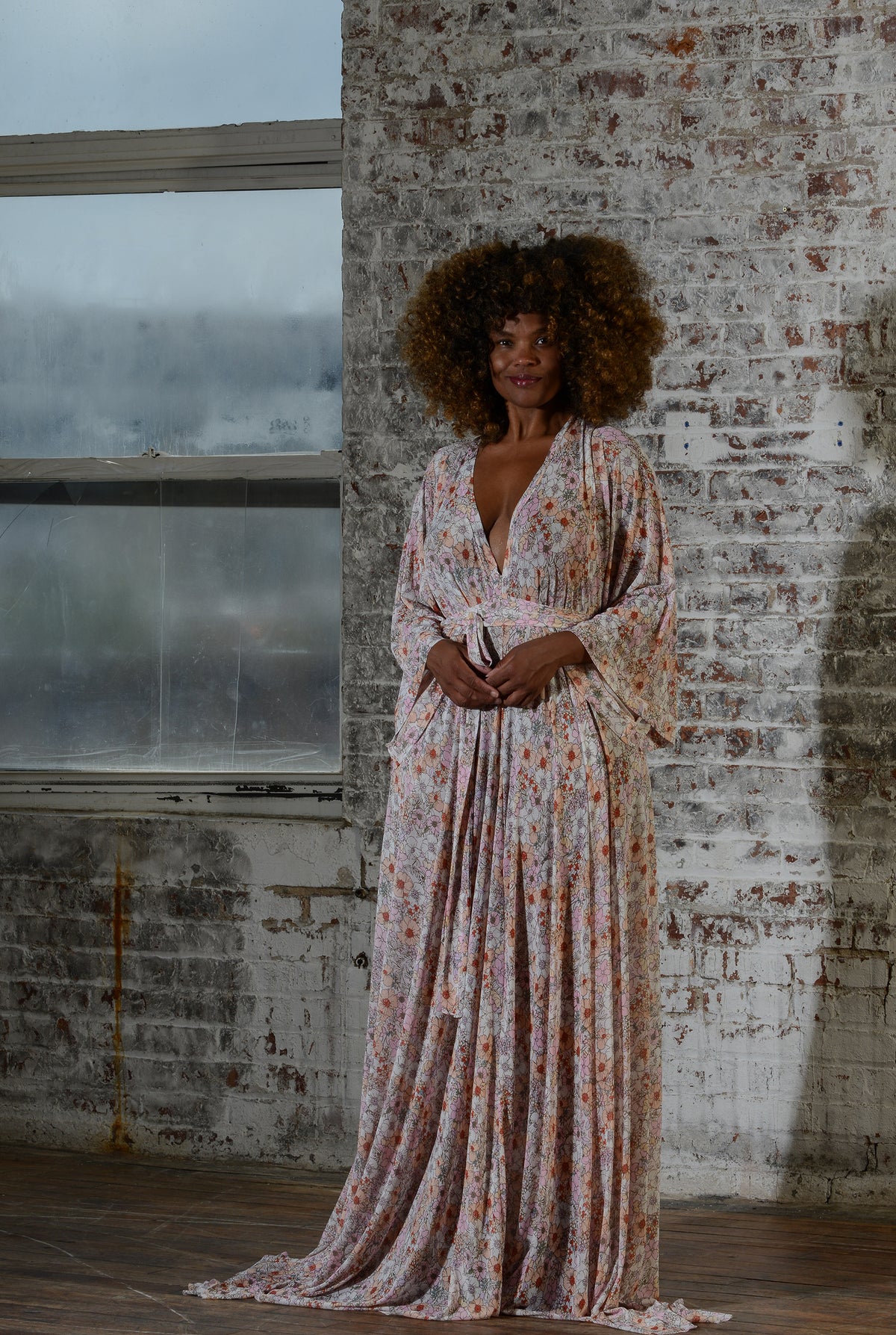 savanna poweremesh kimono sleeve v-neck