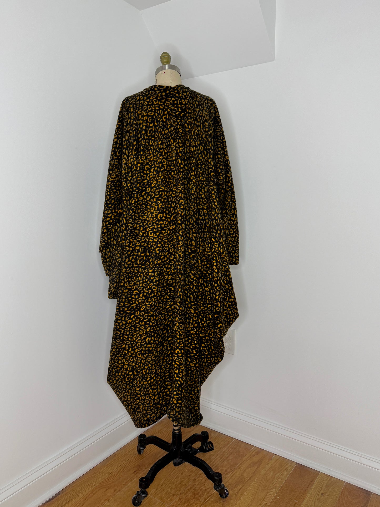 :: fire :: cozy imaginary animal print duster - black/gold